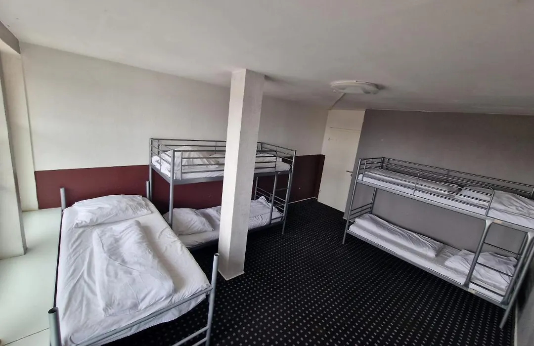Isas Hostel-1